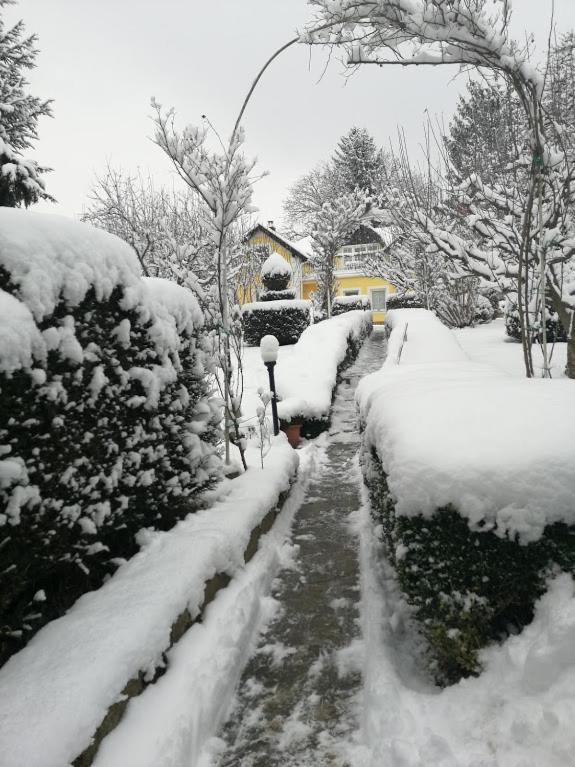 Kasper Vendeghaz Hotel Koszeg Luaran gambar